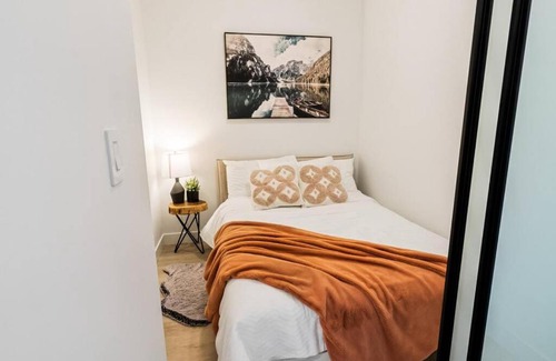 Downtown Kelowna Apartment | Brand New Condo with Stunning Lake Views in Tower Downtown 1306
