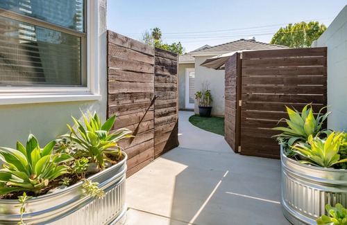 Van Nuys Cottage | Brand New Cottage w/private yards & close to all!