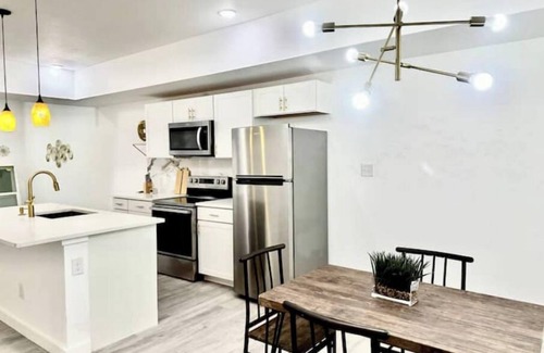 Highland Park House | Brand new home 6 min downtown