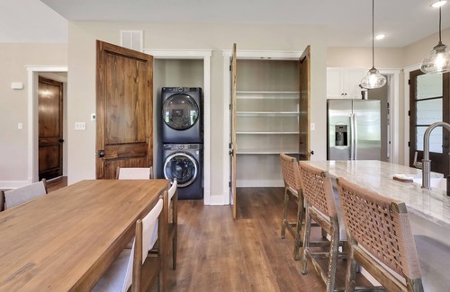 Bolivar House | Brand new home in Historic Harpers Ferry - Barrel Sauna - Fire Pit - Luxury!