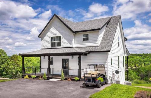 Kimberling City House | BRAND NEW! Lakefront Cabin - FREE Mini Golf, Hot Tubs, Pools, Pickleball and More!