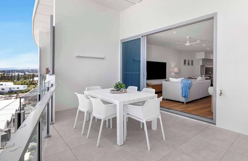 Sunshine Coast Apartment | Brand New Luxury Apartment in Bokarina
