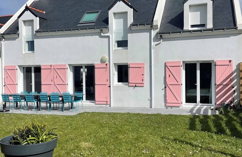 Le Palais House | Brand new luxury house near the quiet port