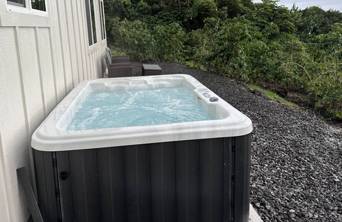 Kailua-Kona Apartment | Brand New Oceanview Lovely Studio