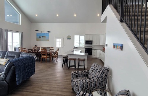 Sweetwater House | Brand New Spacious Lakehouse 5 minutes from the Lake