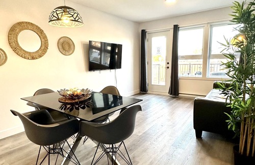 Mercier-Hochelaga-Maisonneuve Apartment | Brand New Two-Storey Penthouse