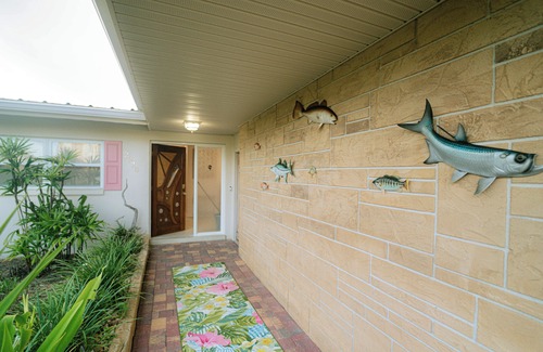 Crystal Shores House | BRAND NEW! Waterfront Home With Pool, Hot Tub and Canal Access in Crystal River