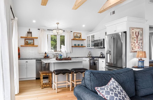 Narragansett Cottage | BRAND NEW Waterview 1-bedroom cottage on Great Island Narragansett w/Hot Tub