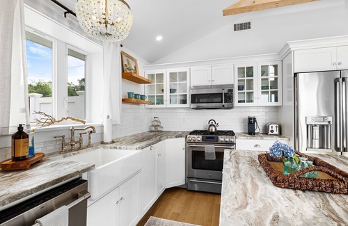 Narragansett Cottage | BRAND NEW Waterview 1-bedroom cottage on Great Island Narragansett w/Hot Tub