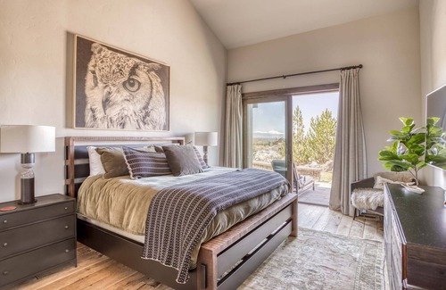 Powell Butte House | Brasada Ranch Luxury Rental, City Home , Amazing Views, Private Hot Tub