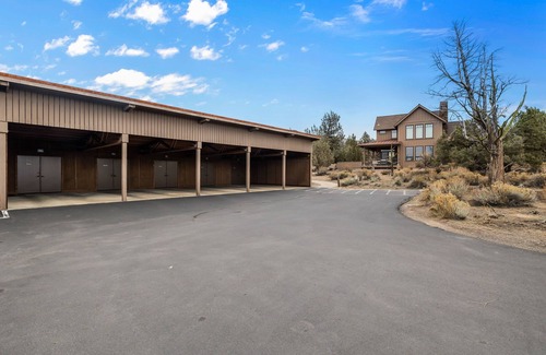 Powell Butte Cabin | Brasada Ranch Luxury Cabin - 3 Beds - Views