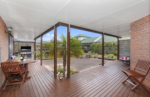 Ruakaka House | Bream Bay Bach - Ruakaka Holiday Home