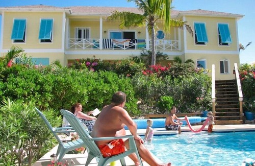 Tarpum Bay House | Breathtaking 7 Bedroom Beachfront Home with 2 bedroom cottage