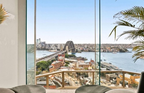 The Rocks Apartment | Breathtaking Harbour Bridge Views in Prime Locale!