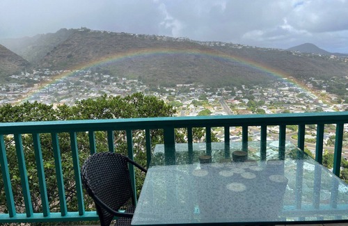 Waialae Iki Ridge House | Breathtaking Ocean View with Private Pool!