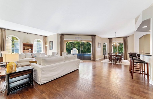 Bay Isle House | Breathtaking Pet Friendly 4Bed Home w Private Pool!