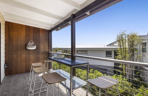 Emerald Beach Apartment | Breathtaking Views, Shared Pool and Yard, Steps from Beach