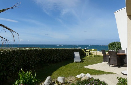 Cleder Apartment | Breathtaking view for this beautiful waterfront apartment.