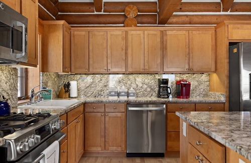 Red Lodge Cabin | Breathtaking views of Red Lodge Mountain Grizzly Peak Cabin.