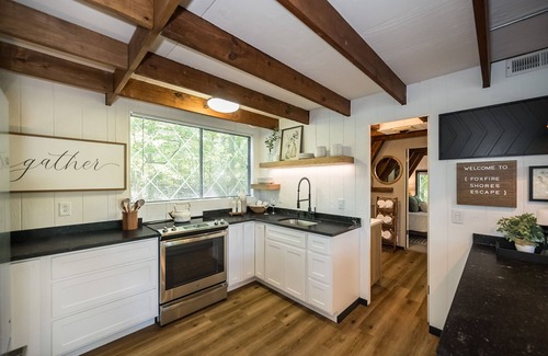 Innsbrook Ski Chalet | Breathtaking Views + Private Beach