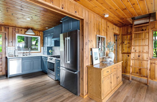 Skaneateles Cottage | Breathtaking Views, Newly Renovated Lakefront Cottage on Skaneateles Lake