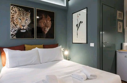 Florence Villa | Breathtaking Villa with stunning pool on the hills overlooking Florence