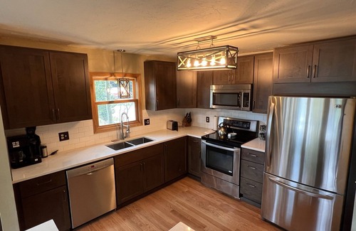 Blue River Cabin | Breck Cabin - Private Hot Tub! Close to Breck! Views!