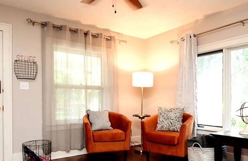 Aksarben - Elmwood Park House | Breezy Blue House 3 minute walk to Foods and Fun.