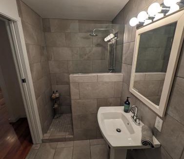 Oakridge Apartment | BrewPub Bungalow #1