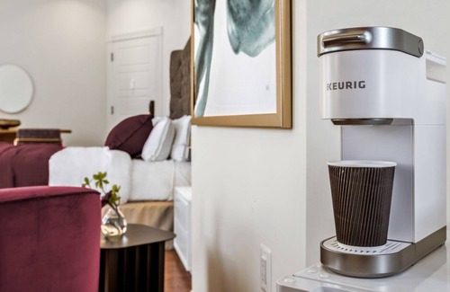 Downtown Baltimore Hotel | Brexton Hotel | Touchless Gorgeous Studio