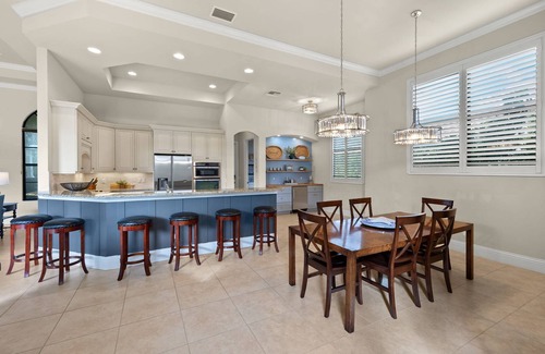 Central Naples House | Briarwood: Home w/two primary suites-saltwater pool/spa & outdoor kitchen & entertaining area w/TV