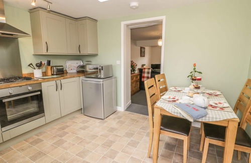 Machynlleth Cottage | BRICKFIELD COTTAGE, family friendly, with a garden in Machynlleth