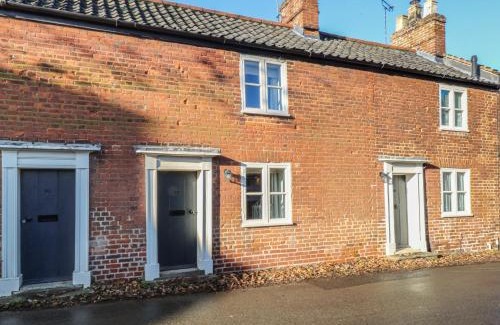 Aylsham House | Bridge Cottage