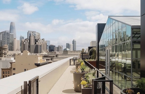 Tenderloin House | Bridge to Serenity, Stylish Urban Oasis 4 Cozy Units, Pet-Friendly!