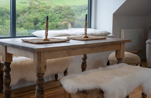 Trefin Cottage | Bridgend Cottage · Cliff-top Cottage on Coast Path w/Panoramic Views
