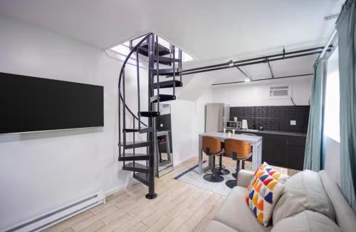 New Rochelle Apartment | Bright 1-Bedroom Loft in Converted Garage with Private Entrance