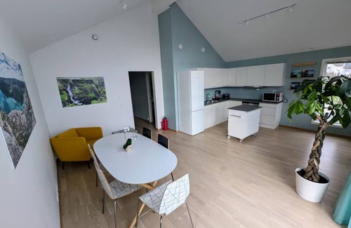 Jorpeland House | Bright 2-bedroom apartment with spectacular fjord views in Jørpeland.