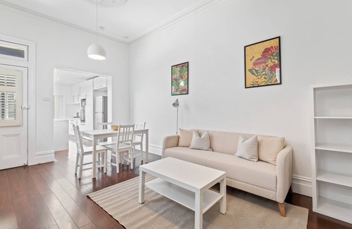 Fitzroy North House | Bright 3-Bed Home Near Melbourne’s CBD