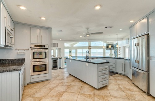 Bermuda Beach House | Bright & Airy Beachfront Home w/Gulf Views, Chef's Kitchen - Steps from Sand!