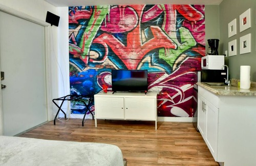 Wynwood Art District Condo | ✨Bright amazing studio in Wynwood