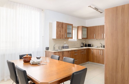 Netanya Apartment | Bright and Fresh Family Home near Beach