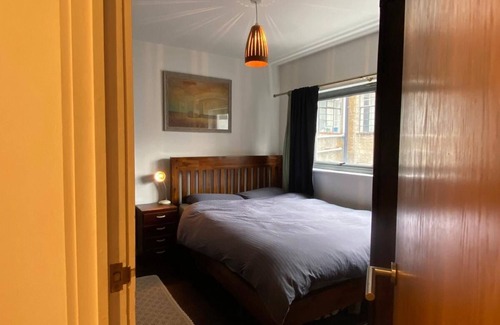 Hackney Apartment | Bright and spacious Apartment with outside space in Haggerston.