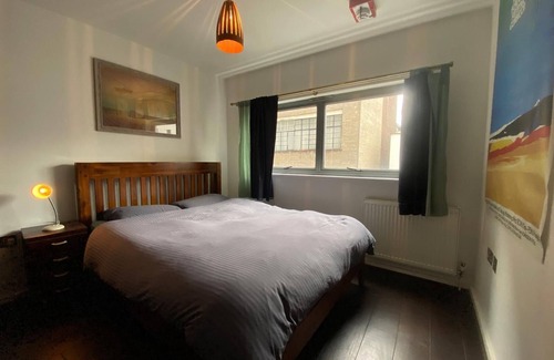 Hackney Apartment | Bright and spacious Apartment with outside space in Haggerston.