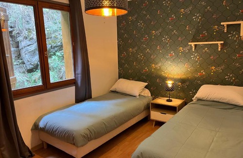 Les Brevieres Apartment | Bright and spacious apartment with balcony