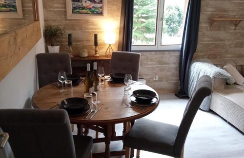 Les Brevieres Apartment | Bright and spacious apartment with balcony