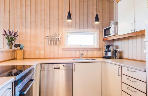 Skaven Strand House | Bright and Spacious Family Retreat-By Traum