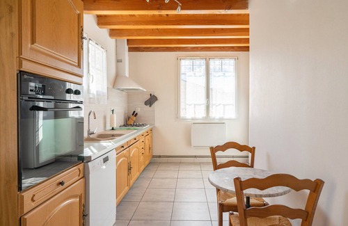 Ronce-les-Bains Apartment | Bright Apartment 300m from the Beach