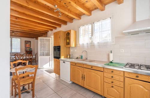 Ronce-les-Bains Apartment | Bright Apartment 300m from the Beach