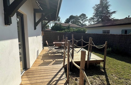 Tosse Apartment | Bright apartment in the heart of a recently renovated villa.