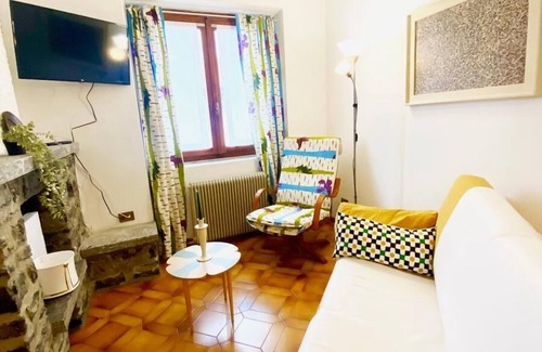 Cremeno Apartment | Bright apartment in village center